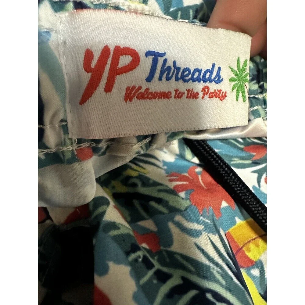 YP Threads Australia Mens Swim Shorts Sz 32 Tropical Colorful Birds Palm Trees